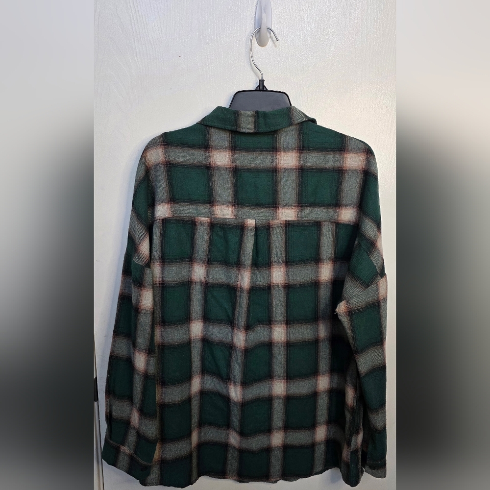 *3 FOR $12* Women's Green Plaid Button-Down Shacket - Picture 2 of 12